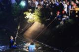 湖南湘潭幼儿园校车翻入水塘 共致11人遇难